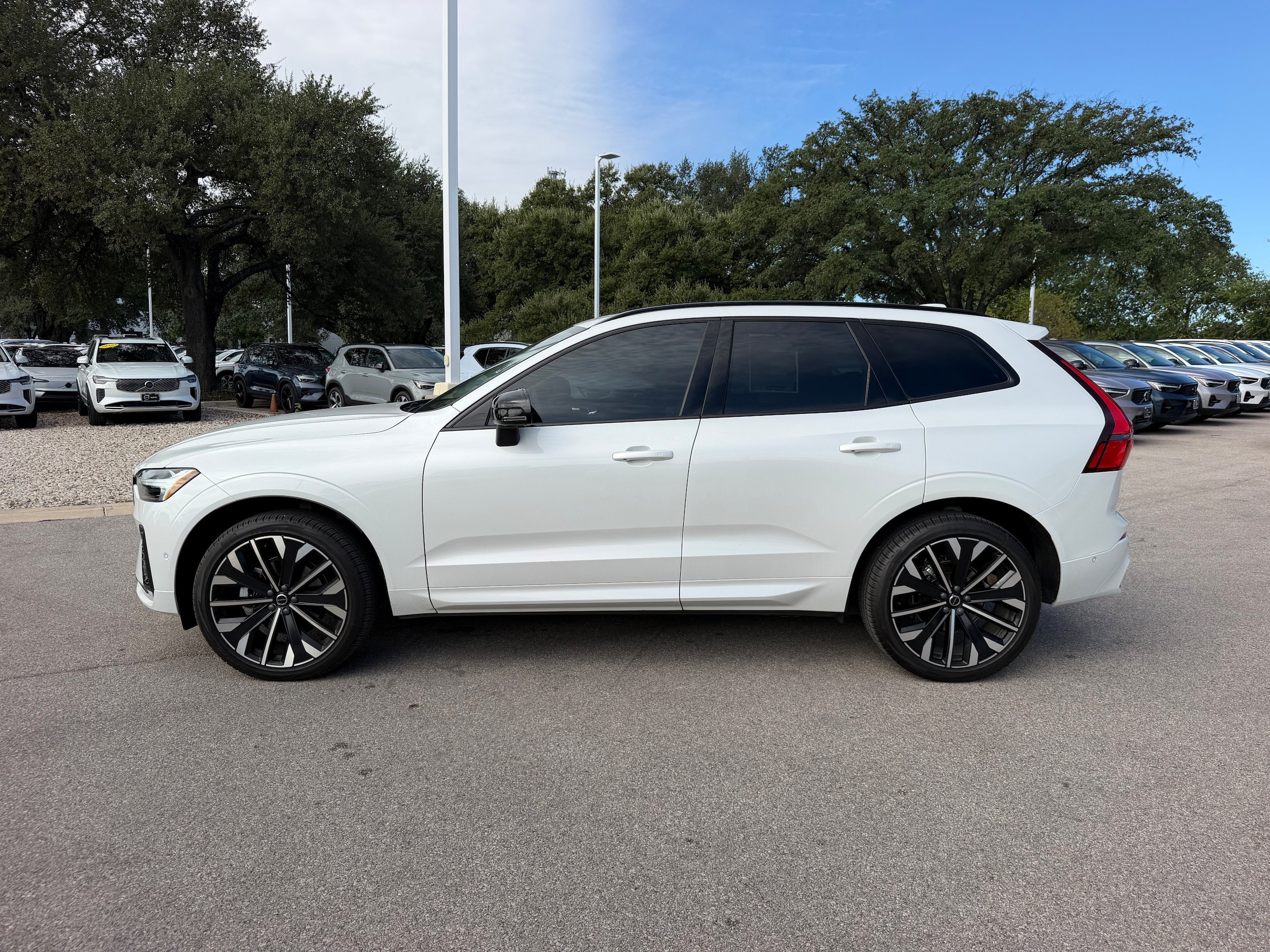 Certified 2026 Volvo XC60 B5 Ultra w/ Protection Package Premier AWD/4WD image 3