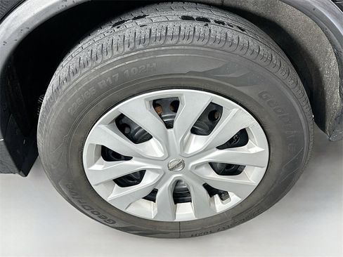 Used 2019 Nissan Rogue S image 28