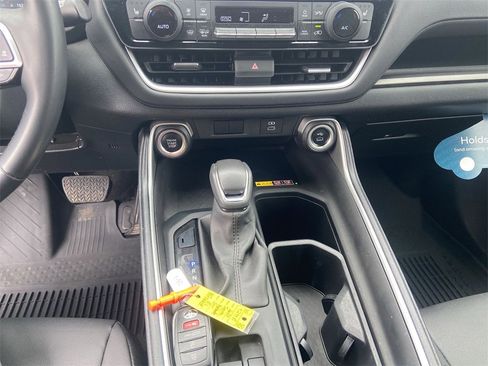 Used 2024 Toyota Grand Highlander XLE image 18