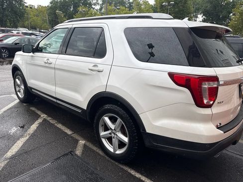 Used 2019 Ford Explorer XLT w/ Equipment Group 201A FWD image 5