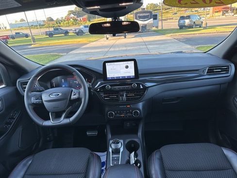 Used 2023 Ford Escape ST-Line image 14