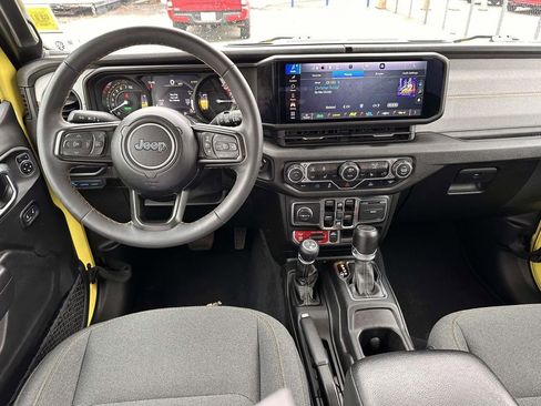 Used 2024 Jeep Wrangler Unlimited AWD/4WD image 14