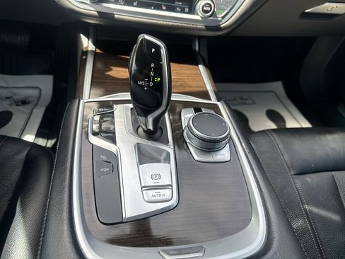 Used 2019 BMW 740i xDrive image 19