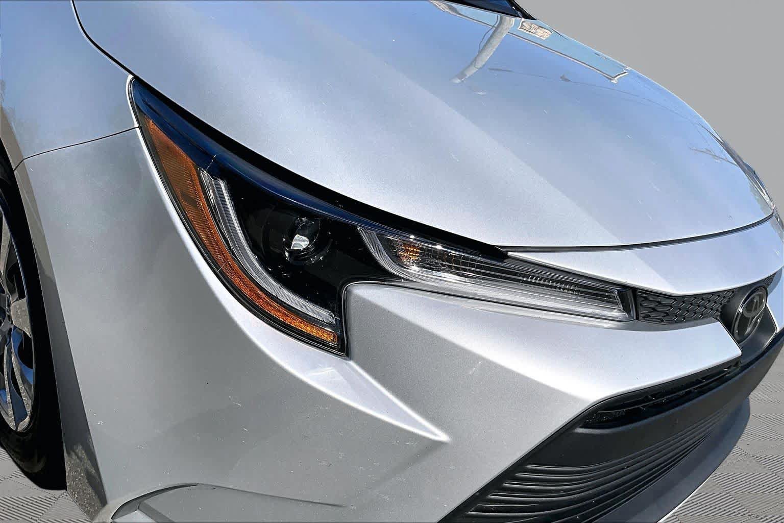 Used 2025 Toyota Corolla LE FWD image 28