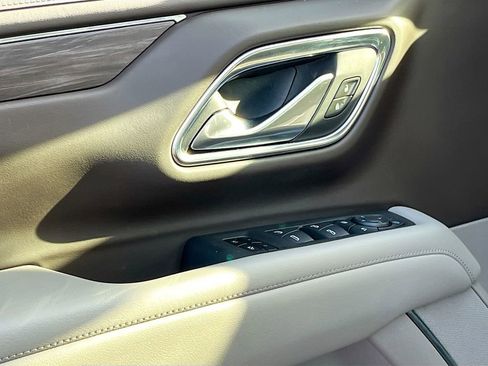 Used 2024 Chevrolet Tahoe Z71 w/ Luxury Package image 18