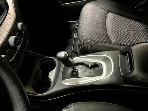 Used 2015 Dodge Journey SXT w/ Flexible Seating Group image 16