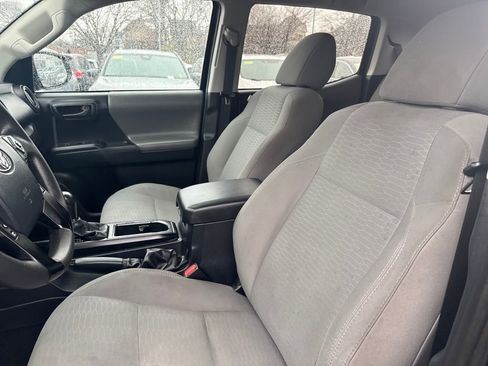 Used 2019 Toyota Tacoma SR5 image 15