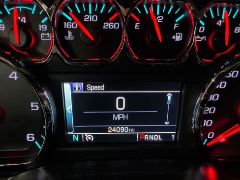 Used 2019 GMC Sierra 2500 SLE w/ SLE Preferred Package AWD/4WD image 9