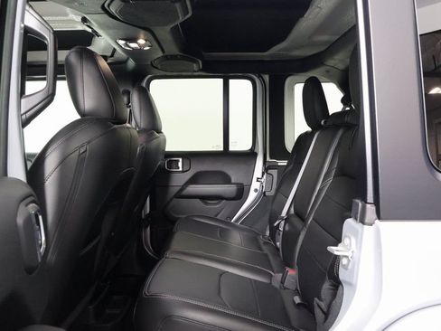 Used 2023 Jeep Wrangler Unlimited Sahara AWD/4WD image 11