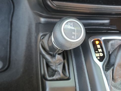Used 2023 Jeep Wrangler Unlimited Sport AWD/4WD image 22
