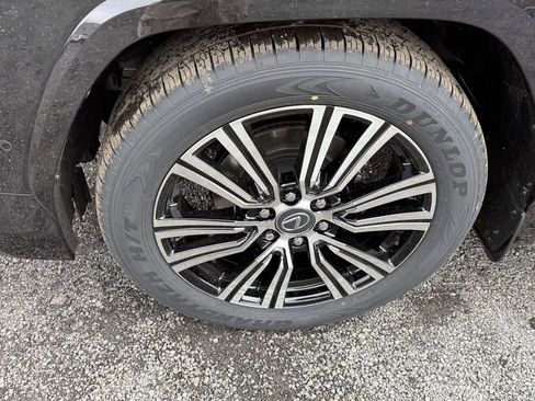 New 2026 Lexus LX 700h Luxury image 7