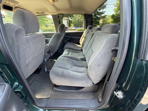 Used 2005 Chevrolet Silverado 2500 LS w/ Heavy-Duty Power Package AWD/4WD image 17