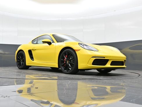 Certified 2024 Porsche 718 Cayman S w/ Premium Package image 40