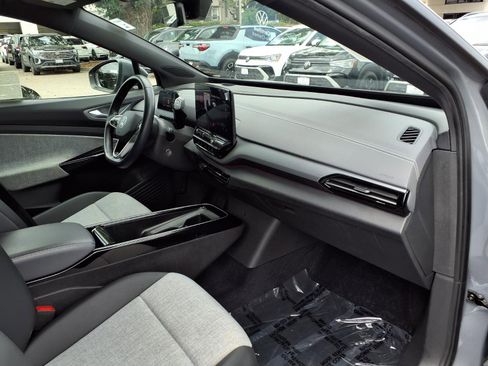 Certified 2023 Volkswagen ID.4 Pro image 23