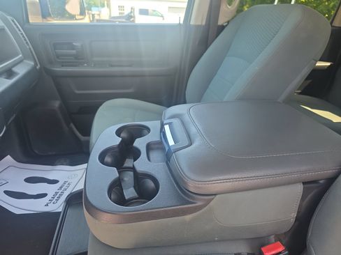 Used 2018 RAM 3500 Tradesman w/ Chrome Appearance Group RWD image 20