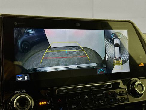 Used 2022 Toyota Highlander Platinum image 11