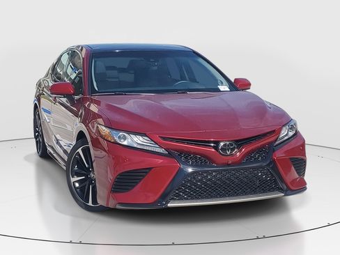 Used 2018 Toyota Camry XSE w/ Driver Assist Package image 2