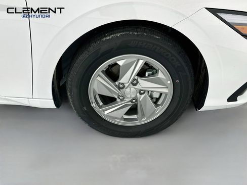 New 2026 Hyundai Elantra SE FWD image 30