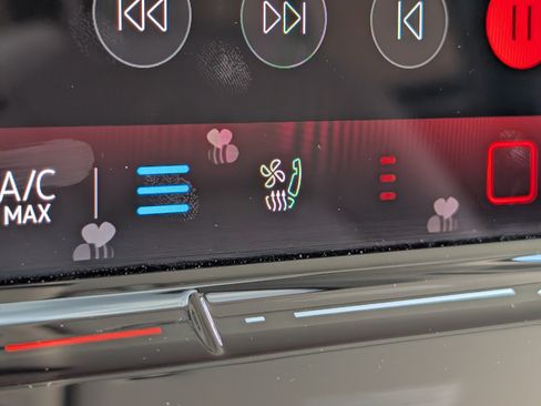 Used 2025 Volkswagen ID. Buzz 1st Edition RWD image 36