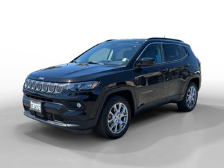 Used 2022 Jeep Compass Latitude image 1