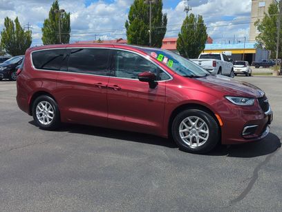 Used 2023 Chrysler Pacifica Touring-L