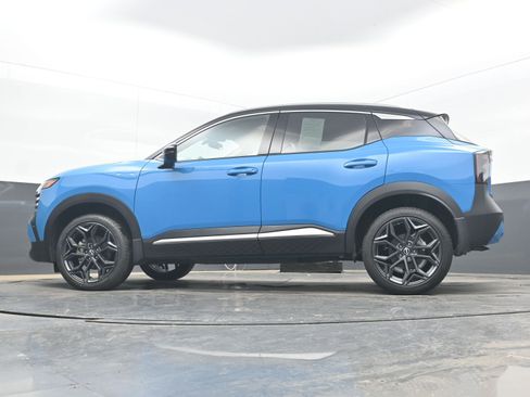 Certified 2025 Nissan Kicks SR FWD image 27