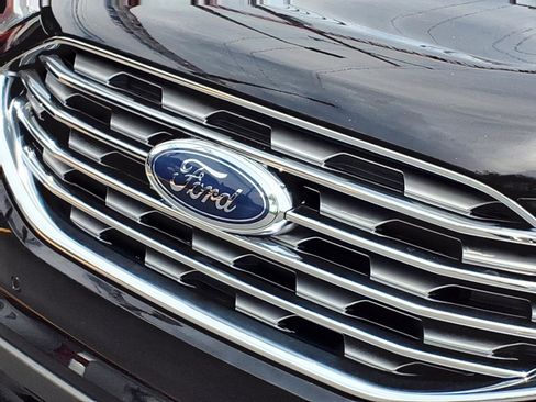 Used 2023 Ford Edge Titanium AWD/4WD image 32
