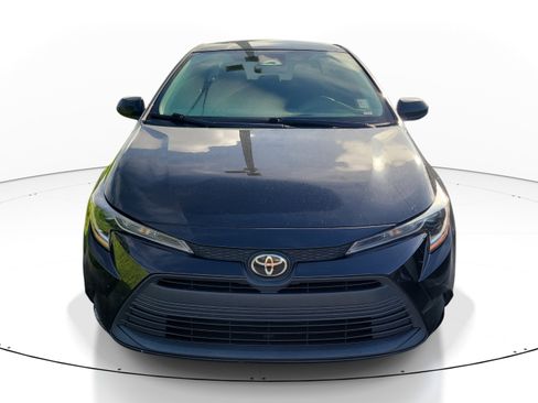 Used 2024 Toyota Corolla LE FWD image 2