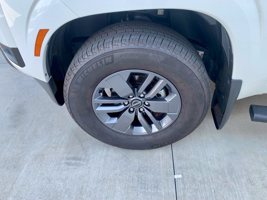 Used 2025 Nissan Frontier SV RWD image 10