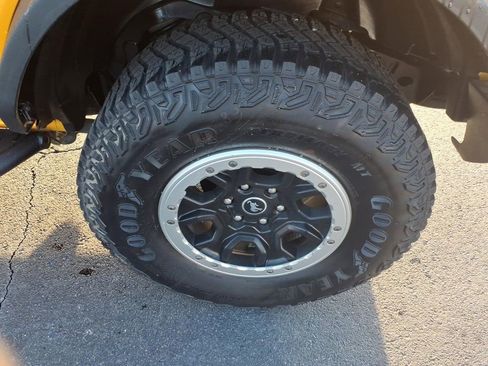 Used 2022 Ford Bronco Black Diamond w/ Sasquatch Package image 6