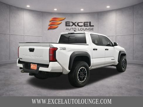 Used 2025 Toyota Tacoma TRD Off-Road w/ TRD Off Road Upgrade Package image 6