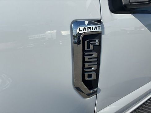 Used 2019 Ford F250 Lariat w/ Lariat Value Package AWD/4WD image 7