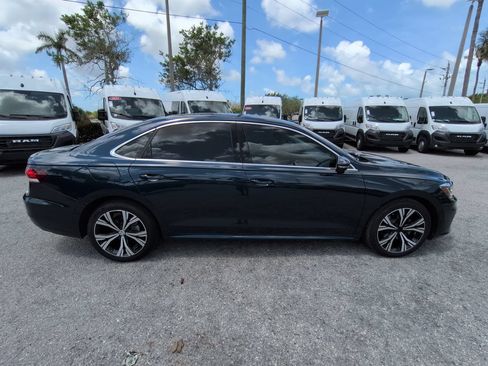 Used 2020 Volkswagen Passat 2.0T SEL FWD image 4