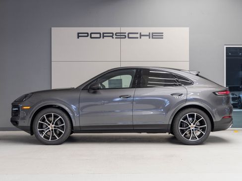 Certified 2025 Porsche Cayenne Coupe image 2