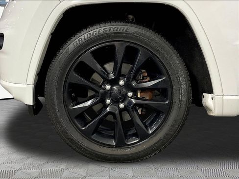 Used 2017 Jeep Grand Cherokee Altitude AWD/4WD image 33