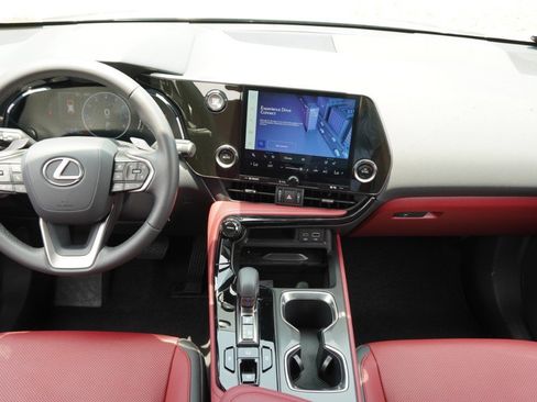 Certified 2025 Lexus NX 250 FWD w/ Towing Package (2000 Lbs) image 24