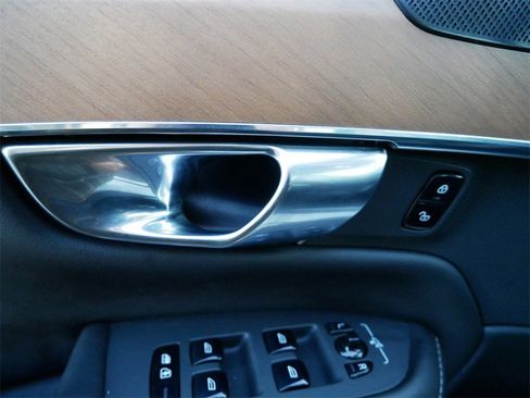 Used 2020 Volvo XC90 T6 Inscription image 14