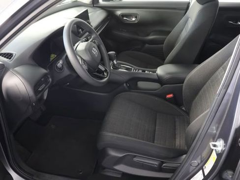 Used 2023 Honda HR-V LX image 17