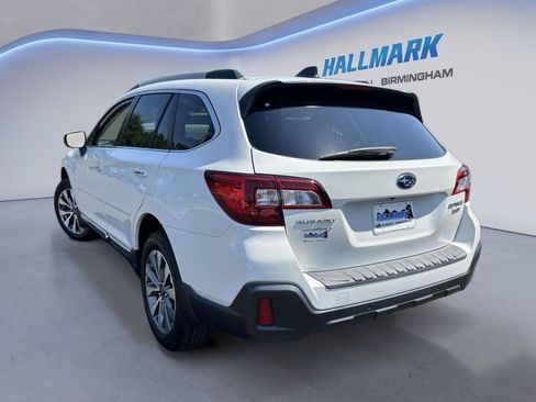 Used 2019 Subaru Outback 3.6R Touring AWD/4WD image 4