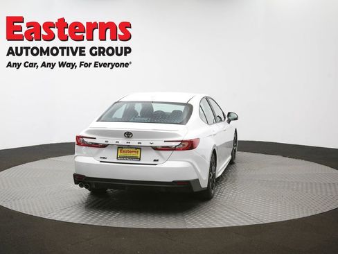 Used 2025 Toyota Camry SE w/ Convenience Package FWD image 38