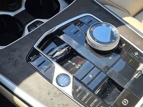 Used 2024 BMW X7 xDrive40i w/ Executive Package image 35