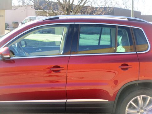 Used 2016 Volkswagen Tiguan SE AWD/4WD image 44