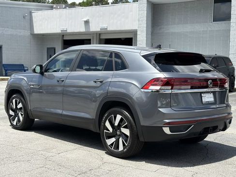 Used 2024 Volkswagen Atlas Cross Sport SE AWD/4WD image 2