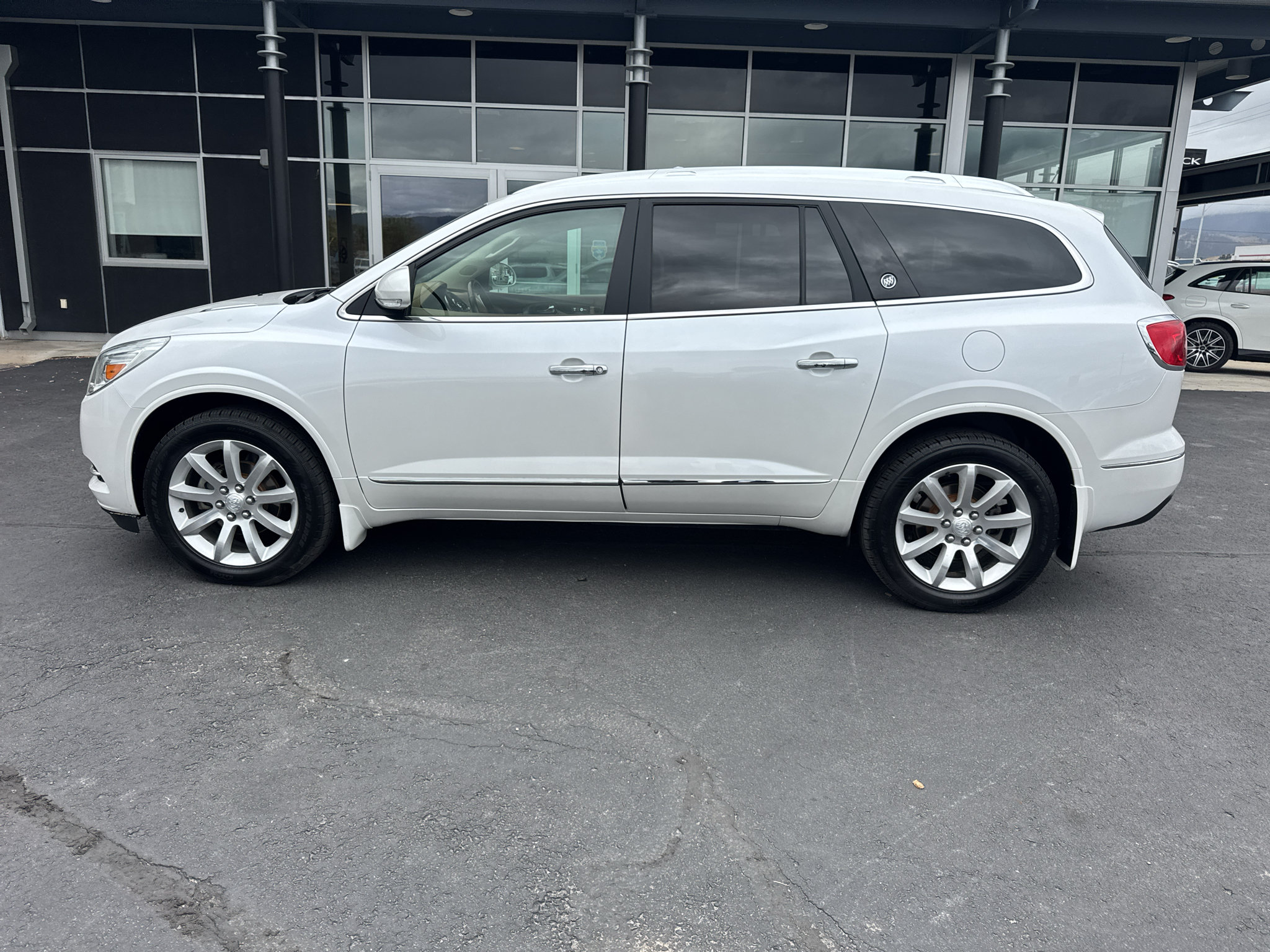 Used 2017 Buick Enclave Premium w/ Experience Buick Package AWD/4WD image 1