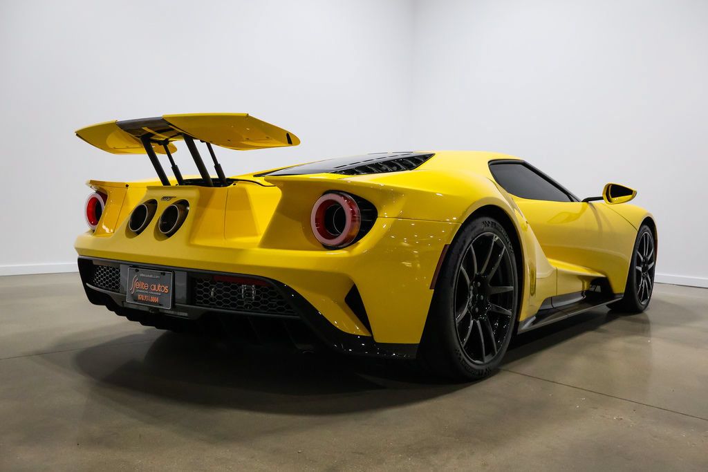 Used 2020 Ford GT Carbon Series RWD image 91