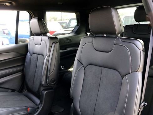 New 2025 Jeep Grand Cherokee L Altitude RWD image 19