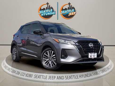 Used 2022 Nissan Kicks SR FWD image 7