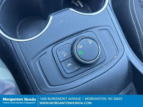 Used 2024 GMC Terrain SLE AWD/4WD image 22