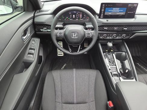 Certified 2025 Honda Accord Sport image 27