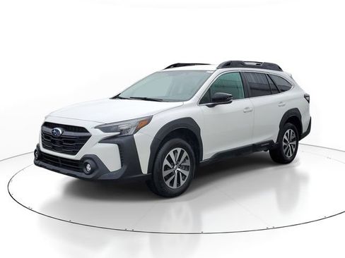 Certified 2025 Subaru Outback Premium w/ Popular Package #1A AWD/4WD image 2